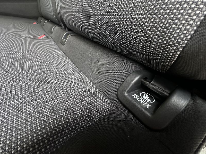 Toyota ProAce (2020) AUTOMAT 2.0/130kW ČR * 5.Míst  - fotka 25 z 36