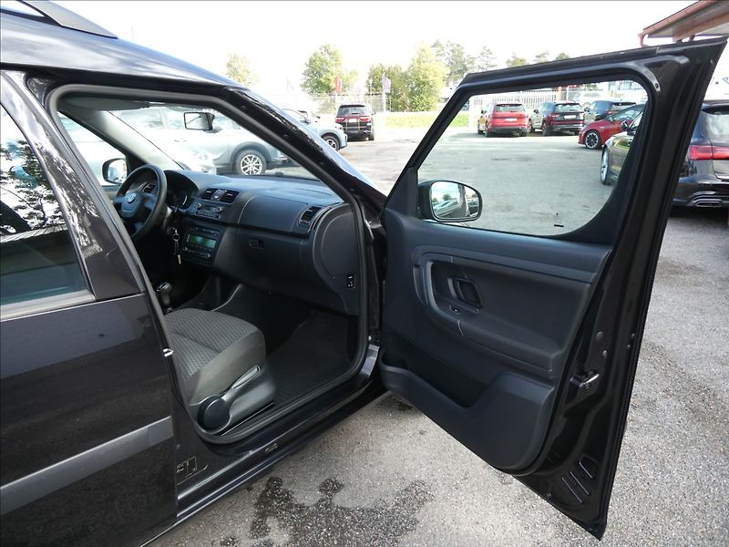 Škoda Roomster 1,6 TDi 66kW auto klima,servis - fotka 24 z 55