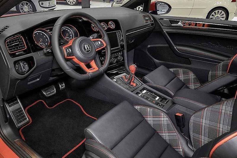Koncept Volkswagen GTI Roadster.