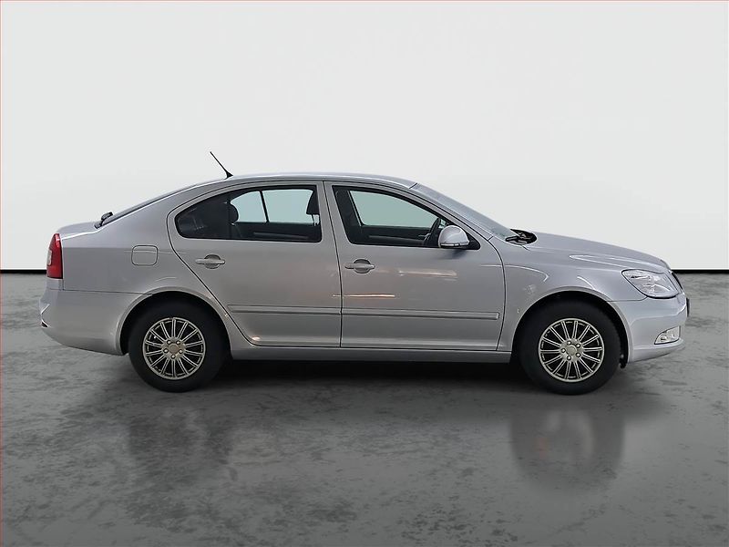 Škoda Octavia (2011) 1.4 TSI, Tempomat - fotka 6 z 15