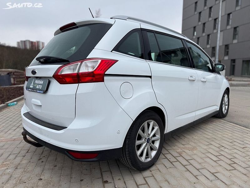 Ford Grand C-MAX 2.0TDCi 110kW kamera - fotka 9 z 28