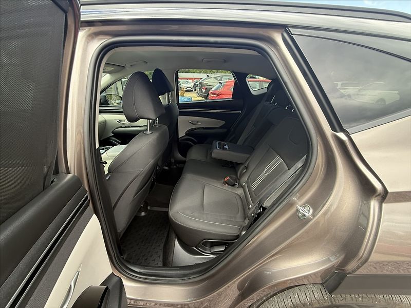 Hyundai Tucson 1,6 T-GDI 110kW DCT Style - fotka 19 z 26