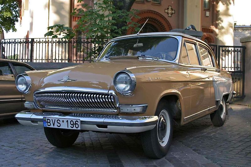 Zavzpomínejte s námi na to, jaká auta, s výjimkou těch co patřila invazním vojskům, se v srpnu 1968 pohybovala na našich silnicích.