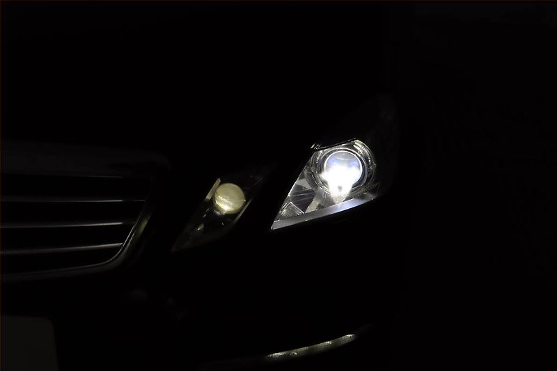 Mercedes-Benz Třídy E (2012) Avantgarde E 220 CDI, Automat - fotka 22 z 22