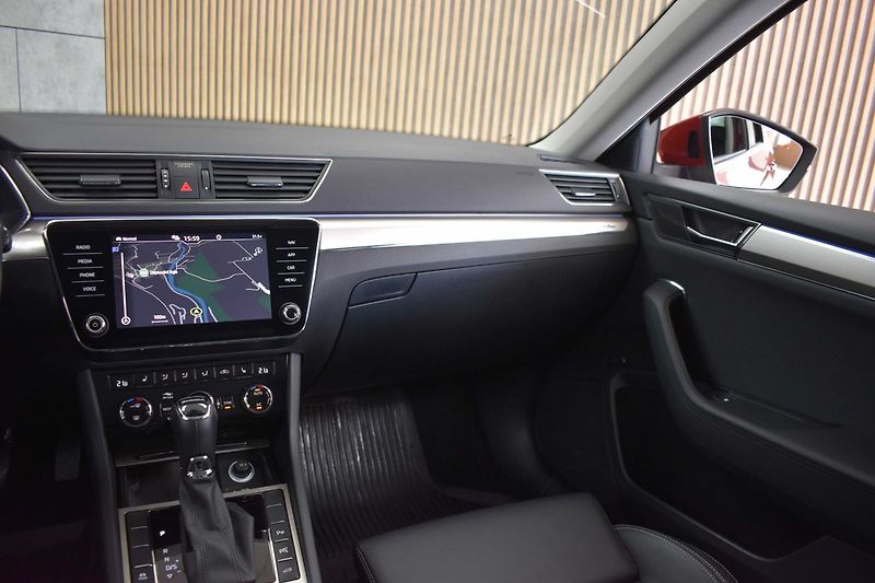 Škoda Superb 2.0TDI L&K*4xVÝHŘEV*DPH*ČR 1.M - fotka 9 z 49