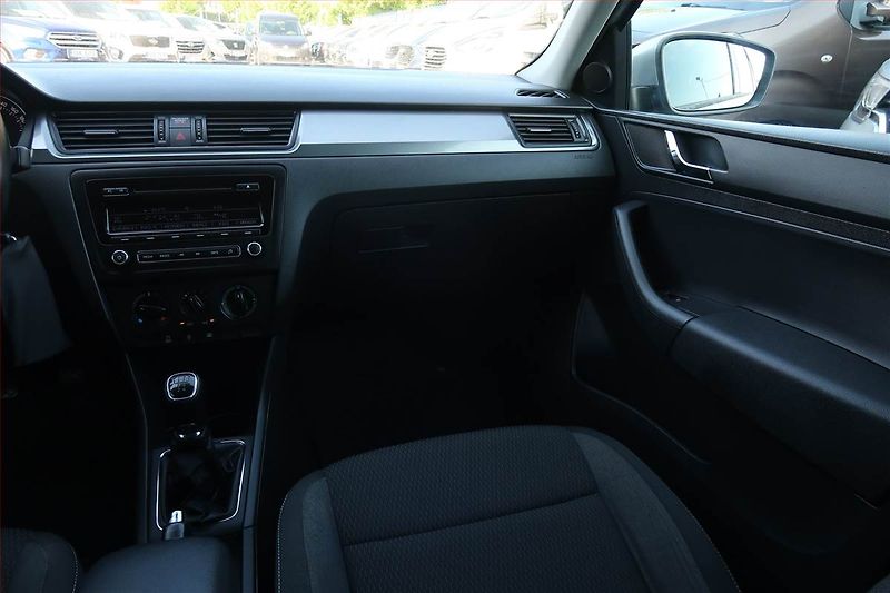Škoda Rapid (2015) Spaceback 1.2 TSI - fotka 8 z 16