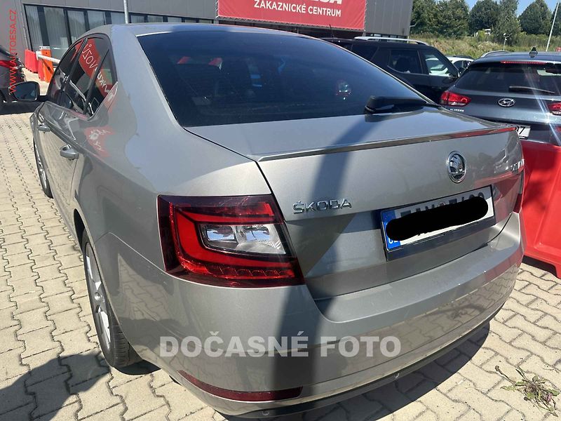 Škoda Octavia (2019) 1.5 TSi, ČR, Style, LED, navi - fotka 2 z 3