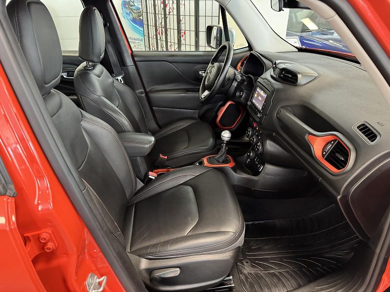 Jeep Renegade 2.0 MJT, 6MT, 4x4, CZ, 1.maj. - fotka 9 z 47