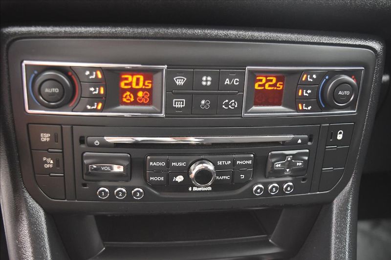 Citroën C5 2,0 HDi 103KW PO ROZVODECH - fotka 41 z 50