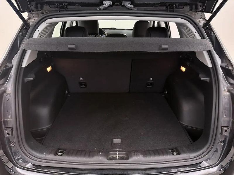 Jeep Compass 1.3T Aut. 110kW Longitude TZ  - fotka 10 z 13