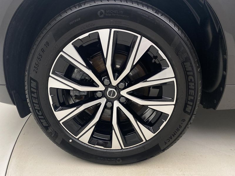 Volvo XC60 B5 AWD DARK PLUS AUT - fotka 36 z 53