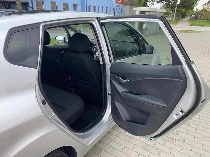 Hyundai ix20 1.6 CRDi, PREMIUM, PANORAMA!! - fotka 34 z 44