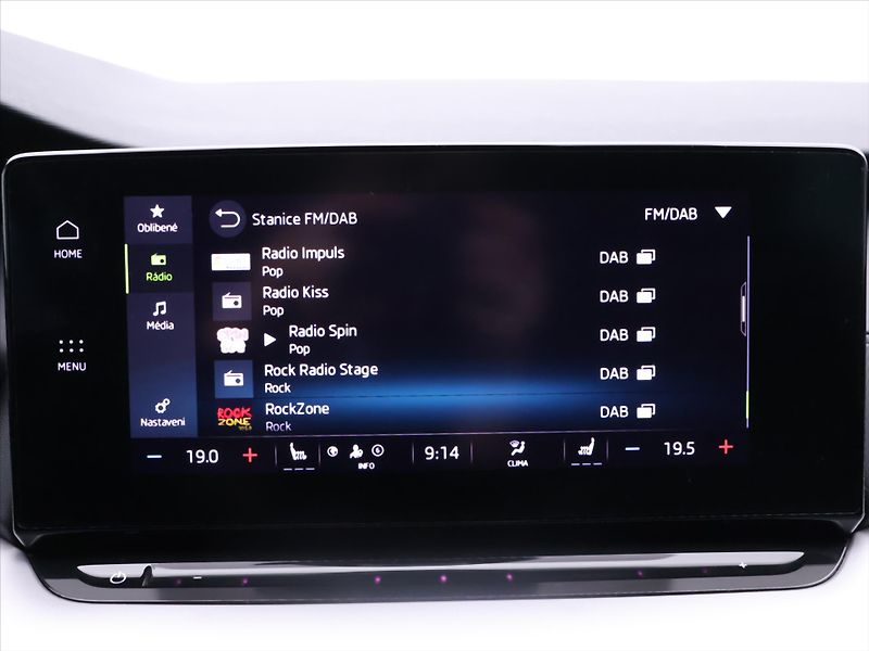 Škoda Octavia 2,0 TDI 110kW DSG LED Clever D - fotka 24 z 36