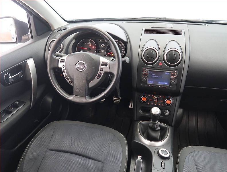Nissan Qashqai (2010) 2.0 dCi, 4X4, Navi, Tempomat - fotka 7 z 20