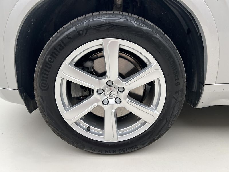 Volvo XC90 B5 AWD CORE AUT 7 MÍST - fotka 15 z 43