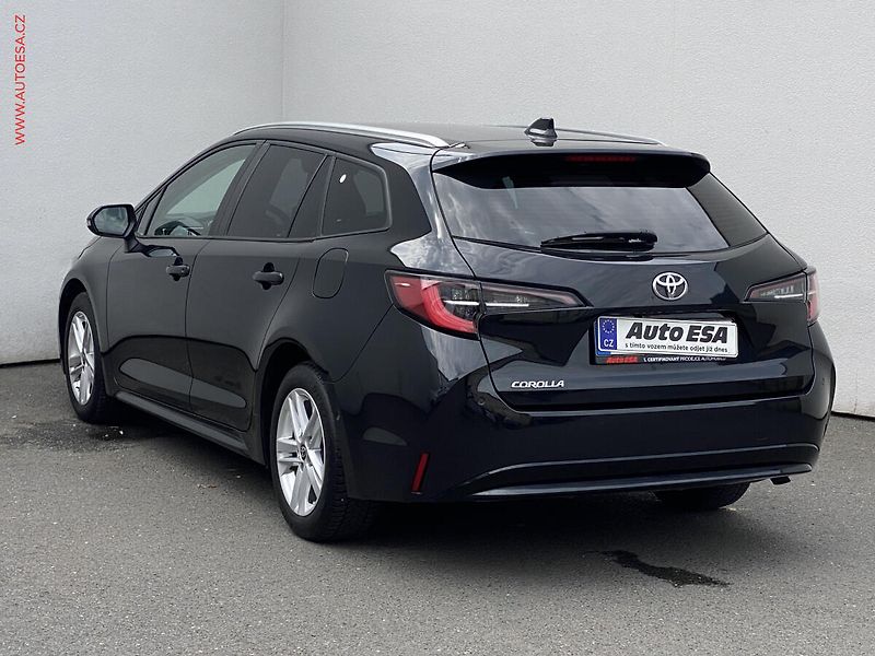 Toyota Corolla (2021) 1.2 T, ČR, Comfort, LED - fotka 6 z 18