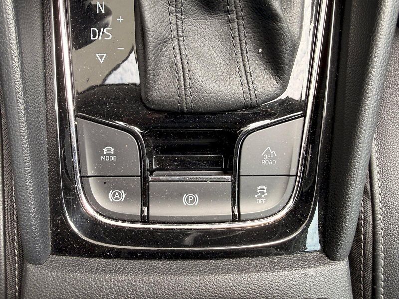 Škoda Karoq (2019) STYLE 4X4 SCR TDI 2.0/140KW 7D - fotka 26 z 27