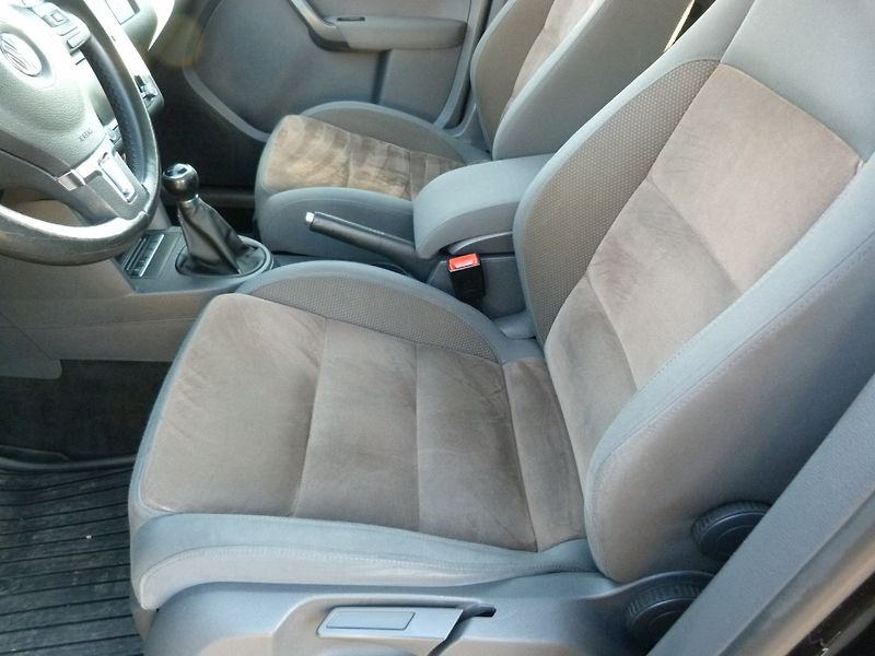 Volkswagen Touran 1.2 tsi Highline - fotka 9 z 19