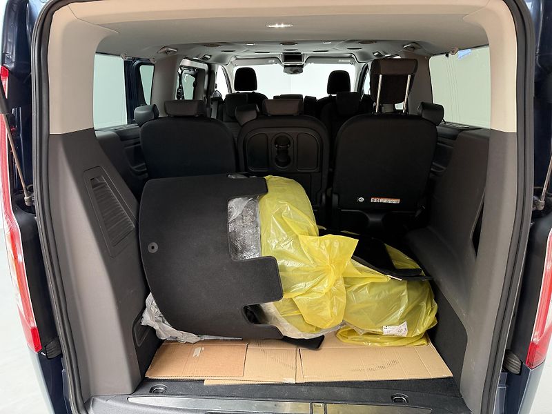 Ford Tourneo Custom 2.0 EcoBlue mHEV 96kW L2 Titan - fotka 11 z 11