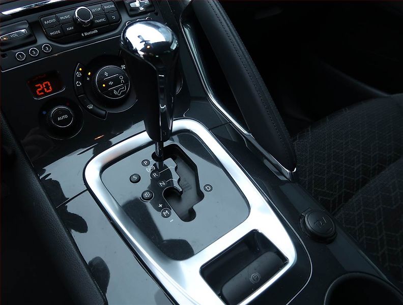 Peugeot 3008 (2016) 1.6 BlueHDi, Automat - fotka 13 z 21