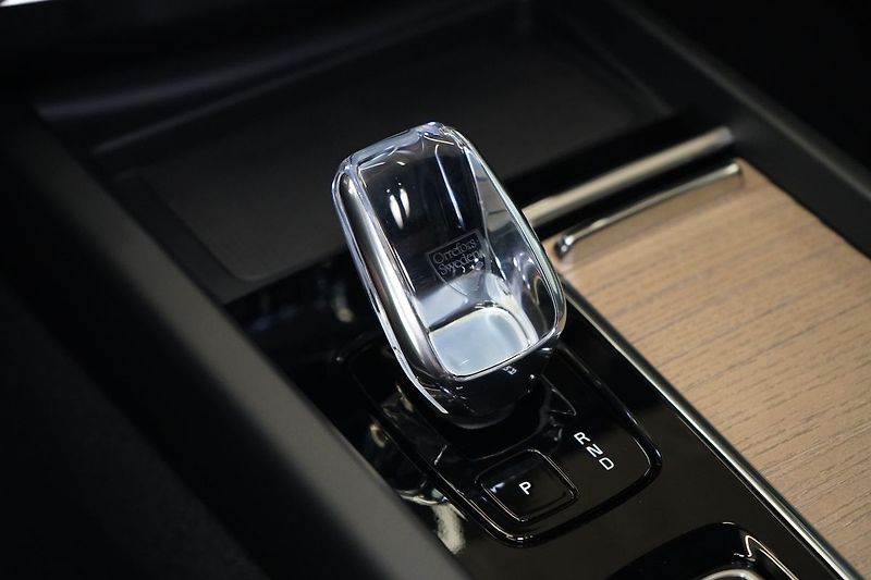 Volvo XC60 B5 PLUS Dark, Harman, 360° - fotka 35 z 42