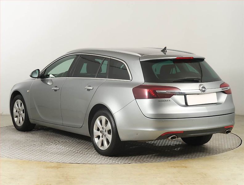 Opel Insignia (2015) 2.0 BiTurbo CDTI, Automat - fotka 4 z 23