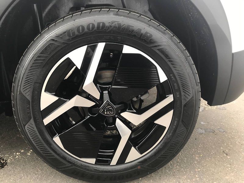 Peugeot 2008 (2026) ALLURE Hybrid  1,2 110 e-DCS6 - fotka 5 z 7