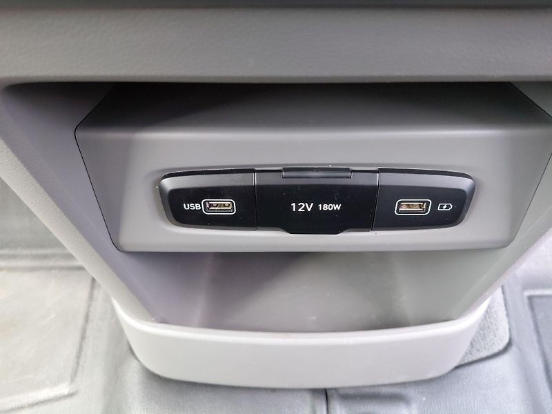Hyundai Staria (2024) 2.2D 4x4 DCT LUXURY BRASS PANO - fotka 25 z 29