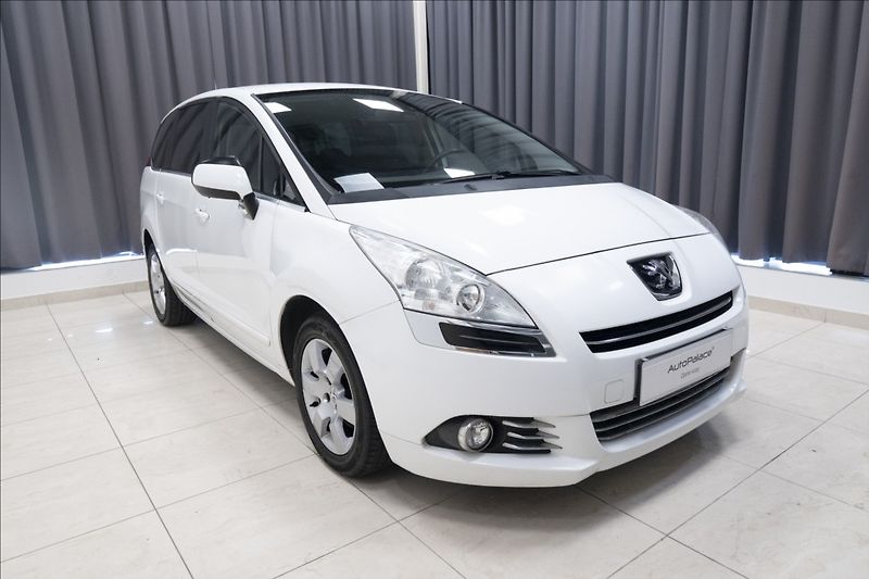 Peugeot 5008 1,6 BlueHDI 7 MÍST NOVÉ V ČR - fotka 3 z 28