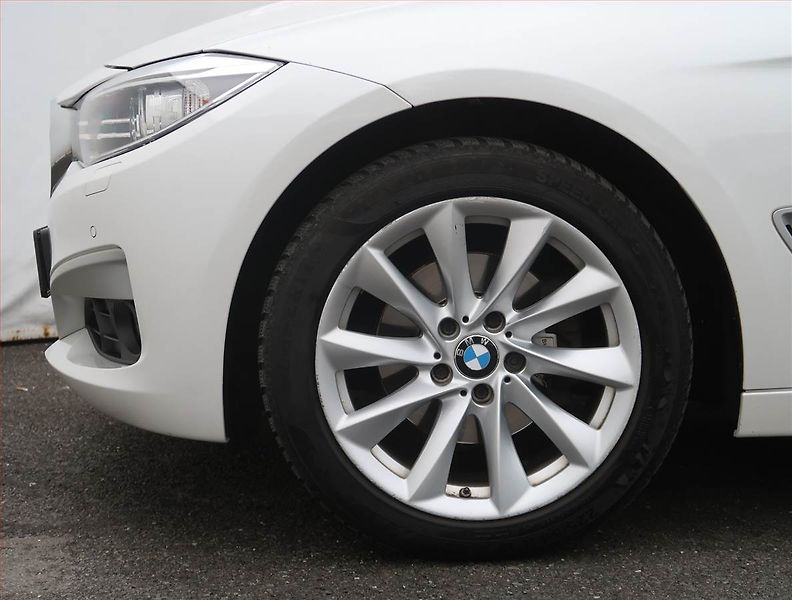 BMW Řada 3 (2014) Modern Line 320d xDrive GT - fotka 15 z 23