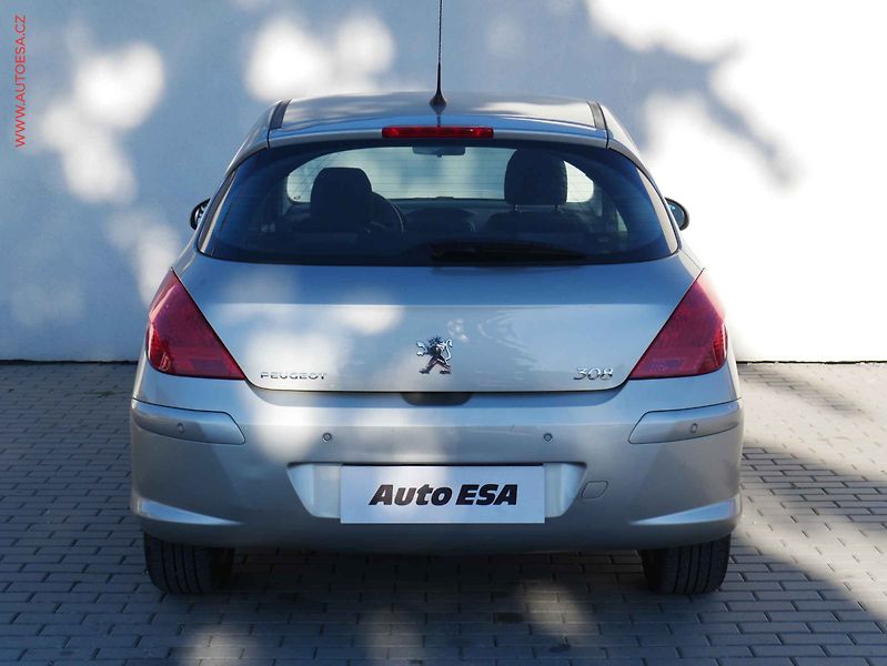 Peugeot 308 (2010) 1.6i, 1.maj,ČR, AC, tempo - fotka 5 z 17
