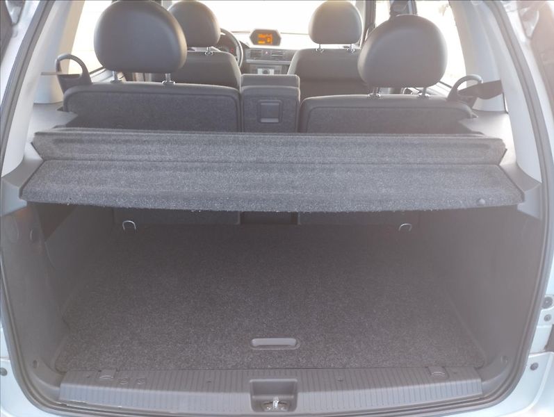 Opel Meriva 1,4 i 66KW ČR, 1.MAJITELKA - fotka 17 z 17