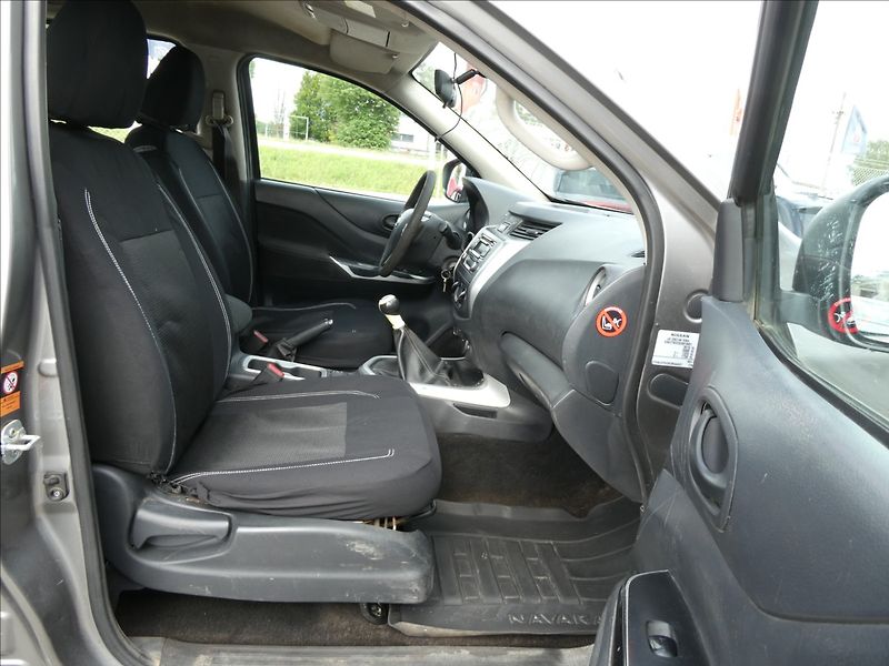 Nissan Navara 2,3 dCi 1.majitel,DPH,4x4,závě - fotka 10 z 28