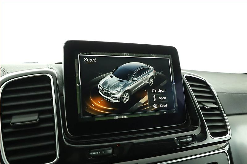 Mercedes-Benz GLE (2016) AMG line 350 d 4MATIC - fotka 14 z 20