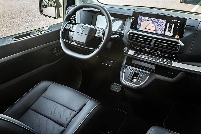 Citroën SpaceTourer 2,2 SHINE M BlueHDi 180k - fotka 8 z 21