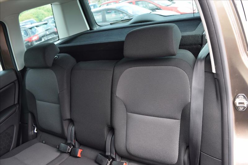 Škoda Yeti 1,2 TSI 77KW PO SERVISE - fotka 17 z 45