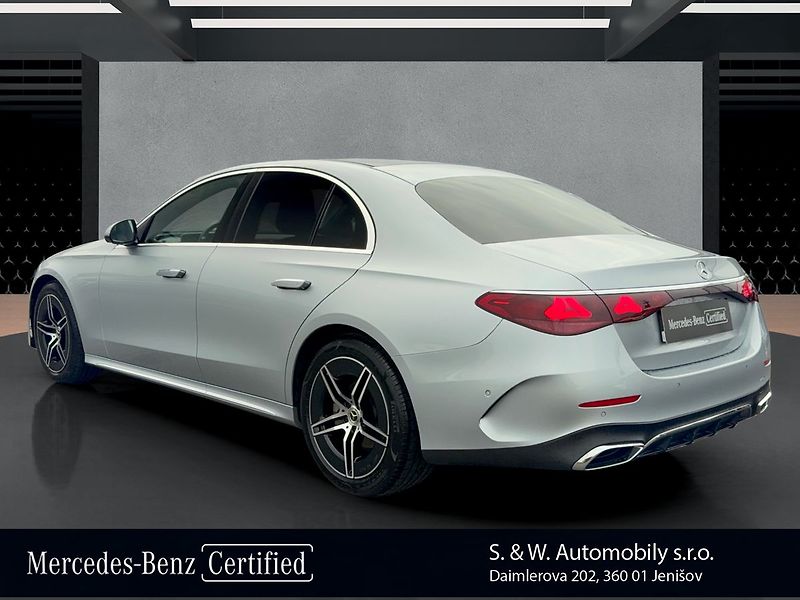Mercedes-Benz Třídy E E 220 d 4MATIC AMG - fotka 8 z 39