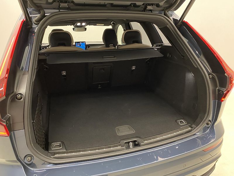 Volvo XC60 T6 AWD DARK PLUS AUT CZ - fotka 6 z 59