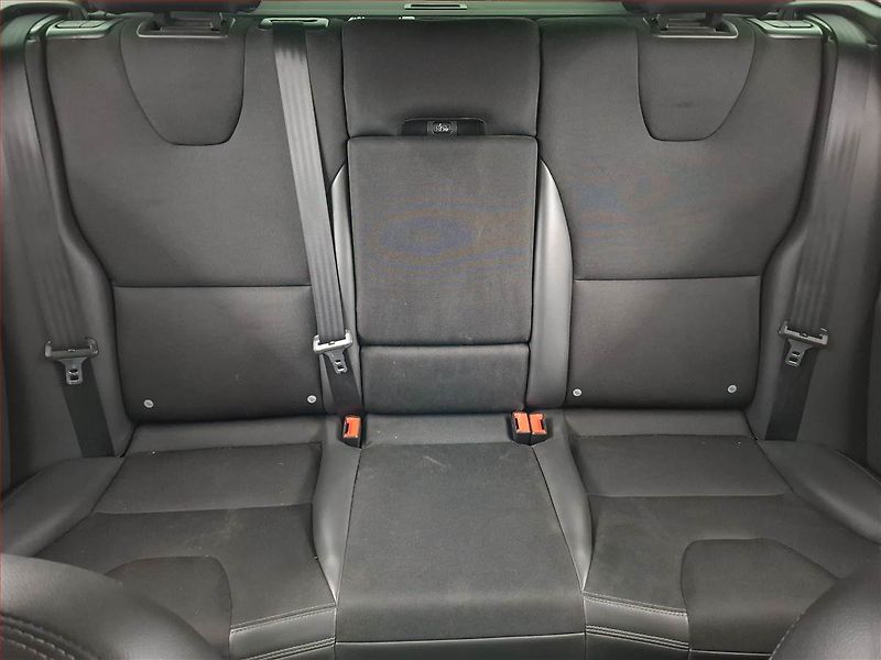 Volvo XC60 (2016) D3, Automat, Kůže, Navi - fotka 10 z 19