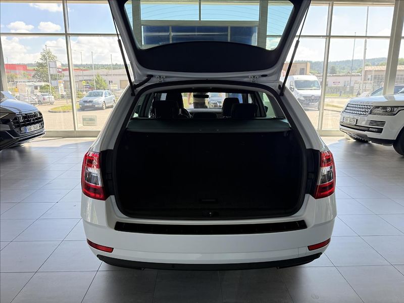 Škoda Octavia 2,0   TDI 110kW,DSG,SOLEIL,1.M - fotka 25 z 28