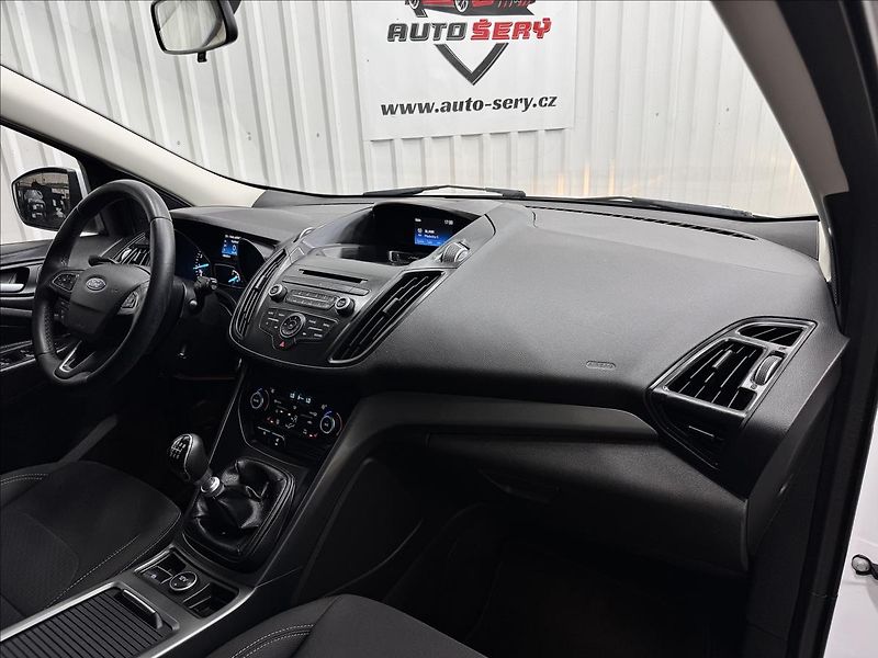 Ford Kuga 1.5EB 110kW TITANIUM 2XALU - fotka 31 z 36