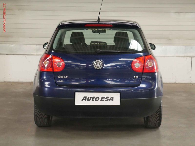 Volkswagen Golf (2007) 1.6i, ČR, autoAC - fotka 5 z 15