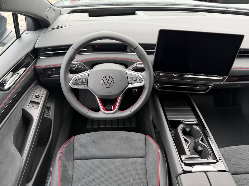 Volkswagen ID.7 Tourer (2026) GTX People 86kWh 4Motion - fotka 6 z 8
