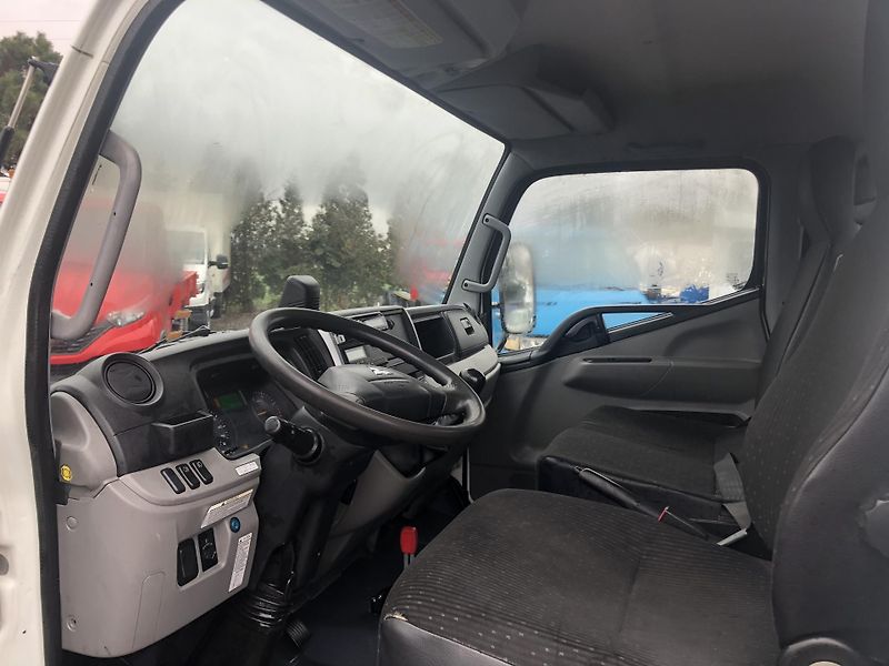 Mitsubishi Canter (2019) 7C18 3.0TDi nový nosič N1 B - fotka 9 z 12