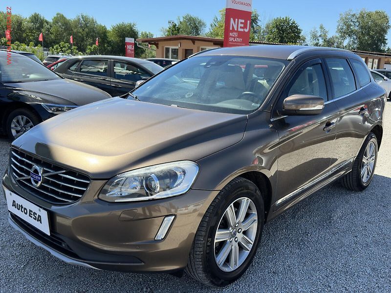 Volvo XC60 (2017) 2.4 D 4WD, 2.maj,ČR, AT, TZ - fotka 3 z 20