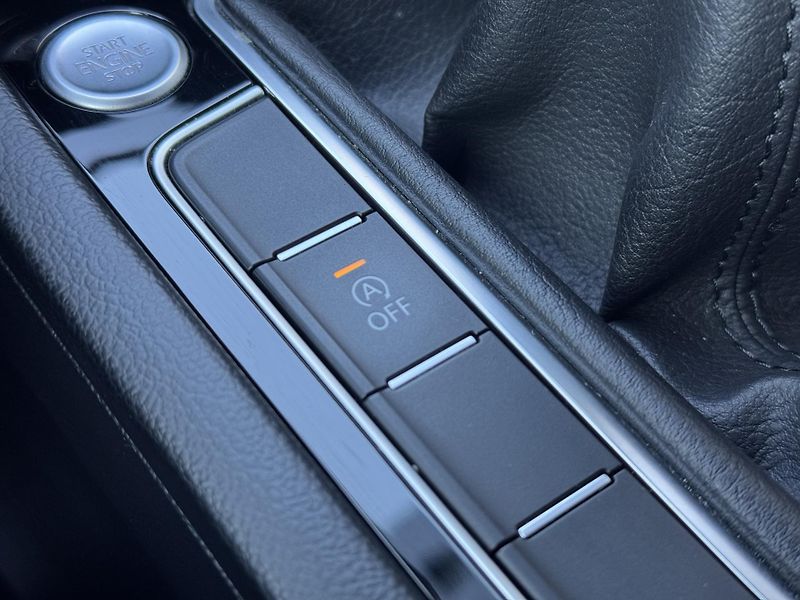 Volkswagen Passat (2020) 2.0TDi MAN Business RZV - fotka 40 z 50