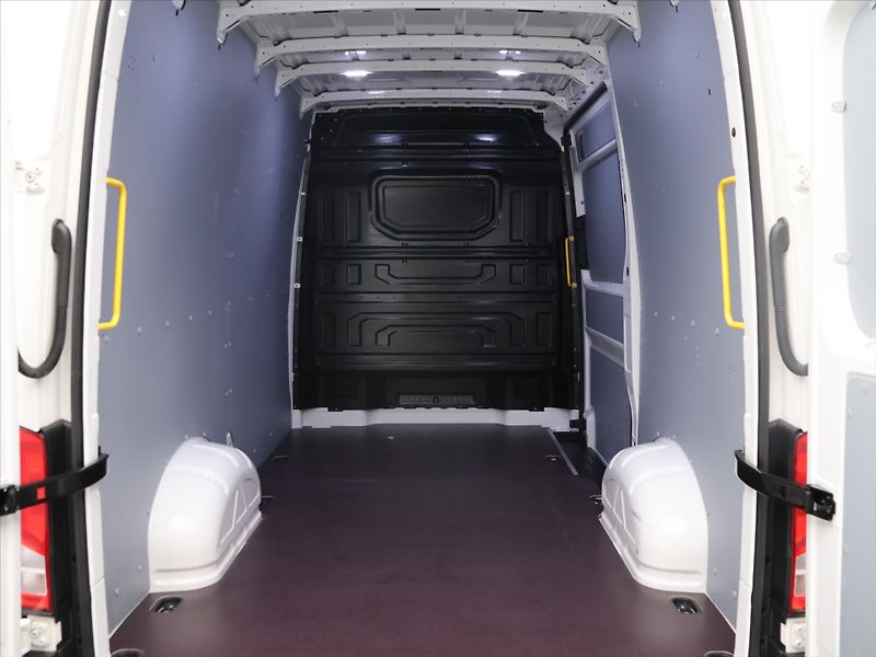 Volkswagen Crafter 2,0 TDI 103kW L2H2 DPH - fotka 10 z 34