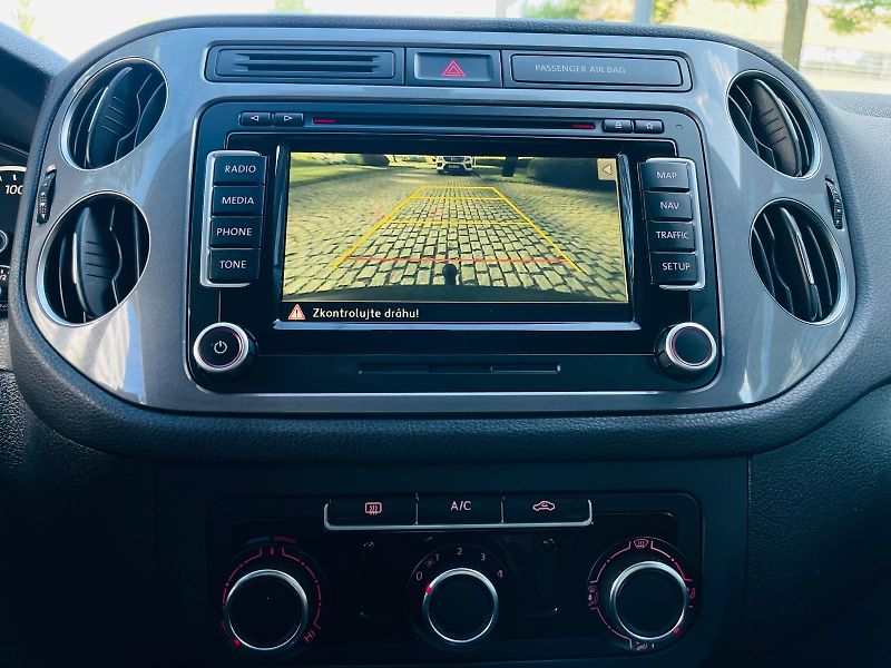 Volkswagen Tiguan 2.0TSI 4x4 AUTOMA KAMERA TAŽNÉ - fotka 35 z 44