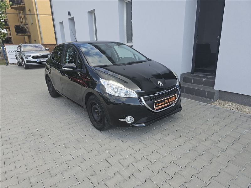 Peugeot 208 1,2 i Actice klima - fotka 1 z 40