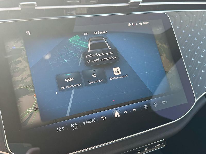 Mercedes-Benz Třídy E E 400 e 4MATIC PHEV demo - fotka 18 z 26